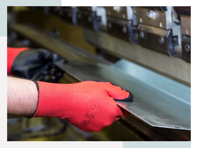 Гибка металла в Новошахтинск от 625 руб. - Надёжно и быстро